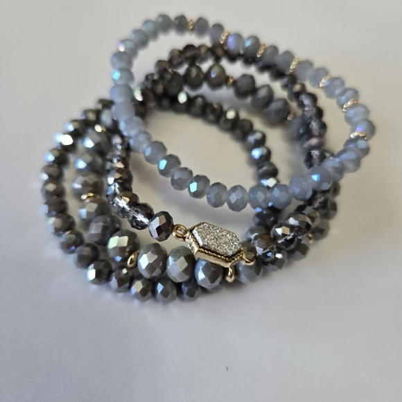 4-Piece Beaded Bracelet Set, stretchy bracelets grey color - Picture 5 of 5